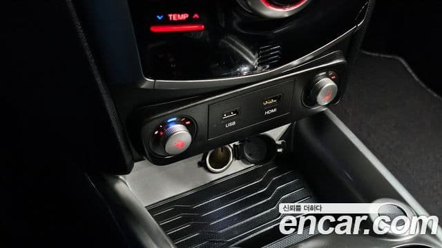 KG모빌리티(SsangYong) Tivoli топовая версия, 2016 17