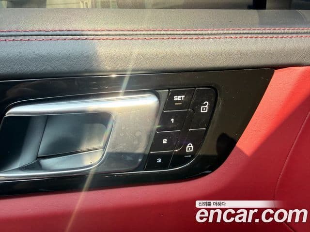 Porsche Cayenne (PO536), 2019 13