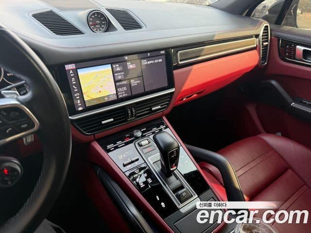 Porsche Cayenne (PO536), 2019 16