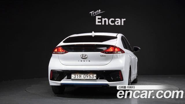 Hyundai Ioniq гибрид Plus, 2016 4