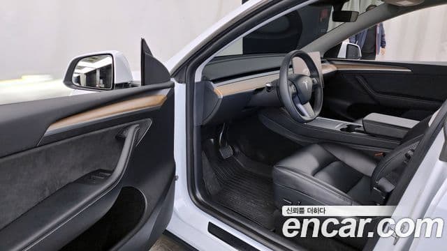 Tesla модель Y, 2024 10