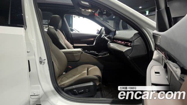 BMW 5시리즈 (G60) 520i M Sport, 2025 11