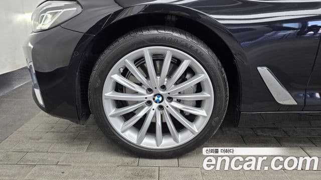 BMW 5시리즈 (G30) Luxury, 2023 все фото