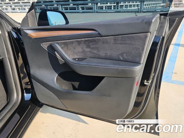 Tesla модель Y Long Range AWD, 2022 14