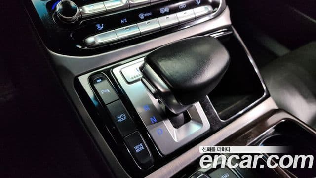 Genesis EQ900 Luxury, 2017 9