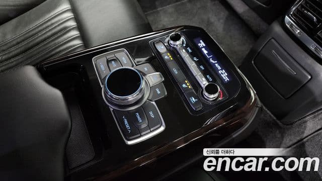 Genesis EQ900 Luxury, 2017 18