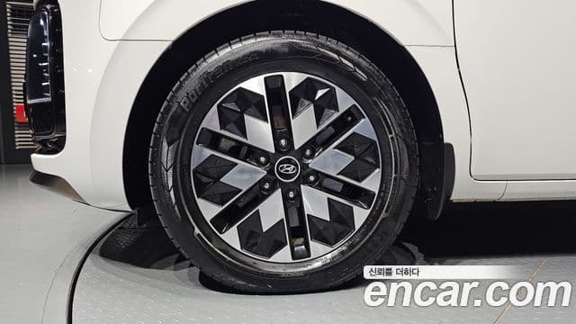 Hyundai Staria лимузин, 2023 все фото