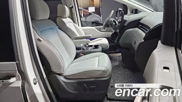 Hyundai Staria лимузин, 2023 10