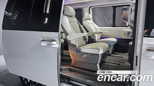 Hyundai Staria лимузин, 2023 12