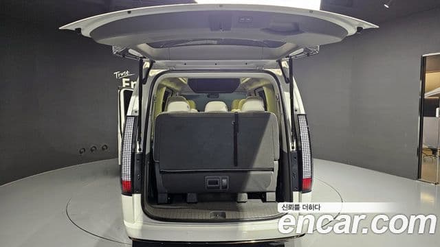 Hyundai Staria лимузин, 2023 20