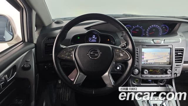 KG모빌리티(SsangYong) Korando 투리스모 4WD TX 9인승, 2019 14