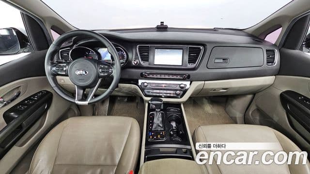 Kia All New Carnival Luxury, 2017 7