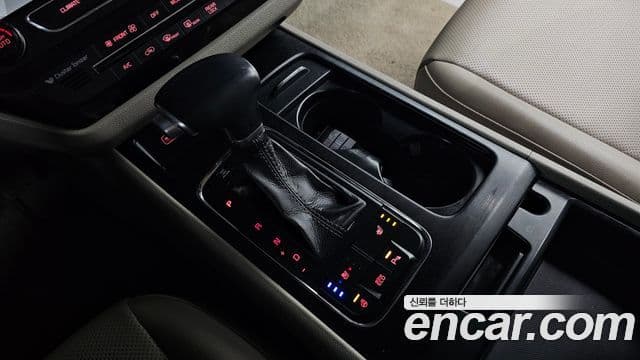 Kia All New Carnival Luxury, 2017 9