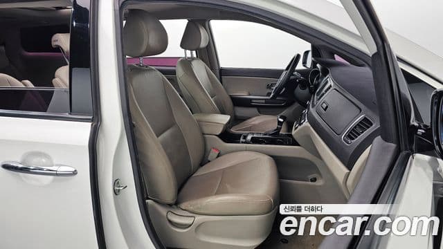 Kia All New Carnival Luxury, 2017 10