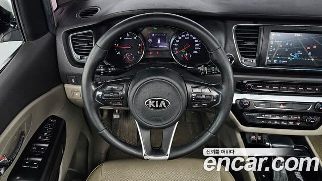 Kia All New Carnival Luxury, 2017 13