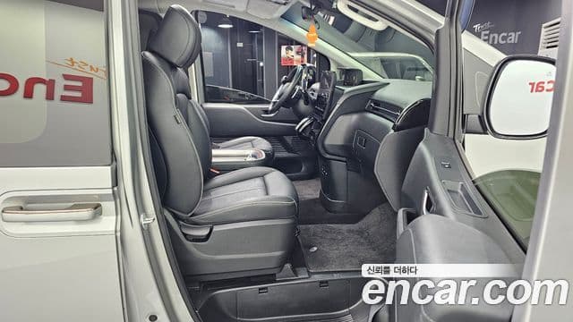 Hyundai Staria Prestige, 2024 11