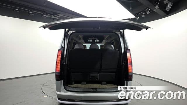 Hyundai Staria лимузин, 2023 20
