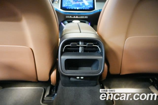 Mercedes-Benz E-класс W214 Avantgarde, 2025 19