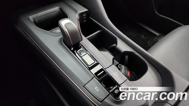 Toyota 크라운 кроссовер 2.4 4WD Dual Boost гибрид, 2023 9