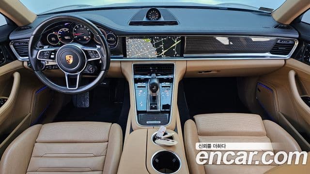 Porsche Panamera (971), 2018 7