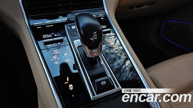 Porsche Panamera (971), 2018 9