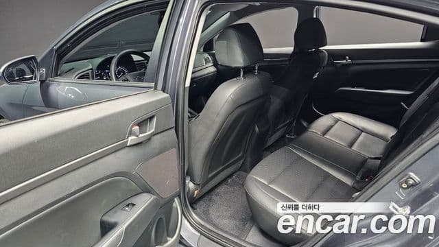 Hyundai Avante AD 1.6 GDI Value Plus, 2018 17