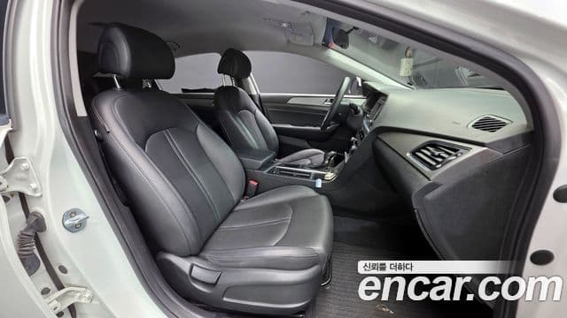 Hyundai LF Sonata Style, 2016 10