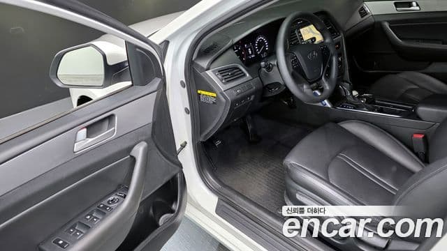 Hyundai LF Sonata Style, 2016 11