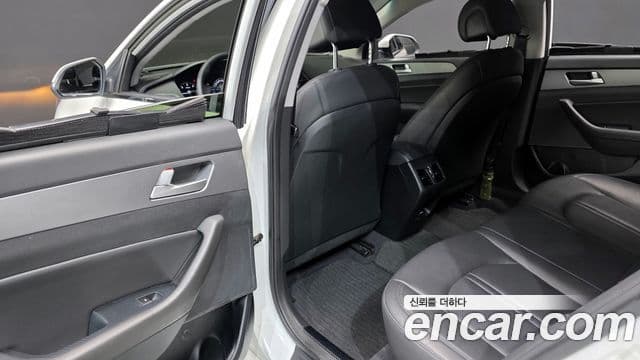 Hyundai LF Sonata Style, 2016 19