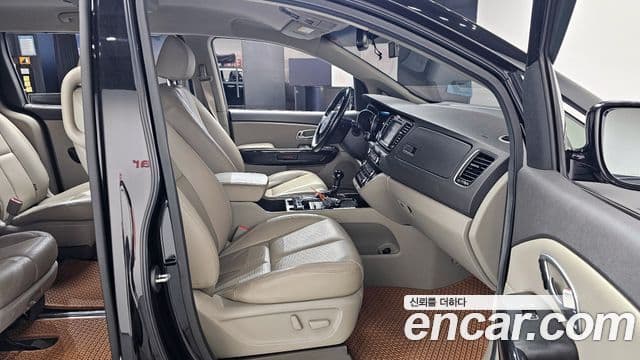 Kia All New Carnival Noblesse, 2015 10