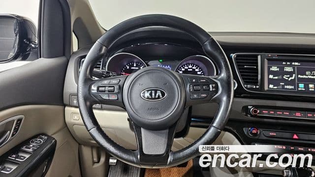 Kia All New Carnival Noblesse, 2015 13