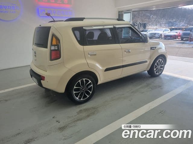 Kia Soul Safety, 2010 16