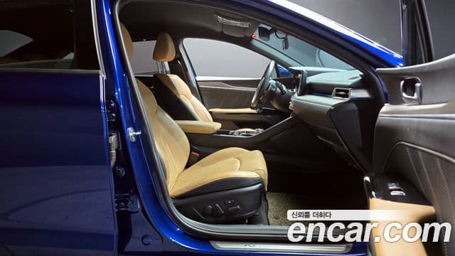 Kia K5 3세대 Signature, 2021 10