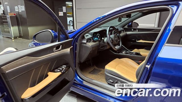 Kia K5 3세대 Signature, 2021 11