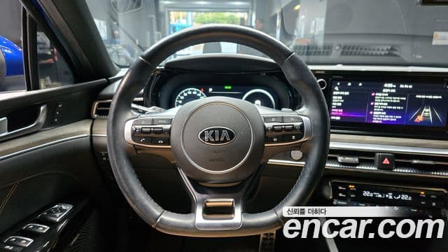 Kia K5 3세대 Signature, 2021 12