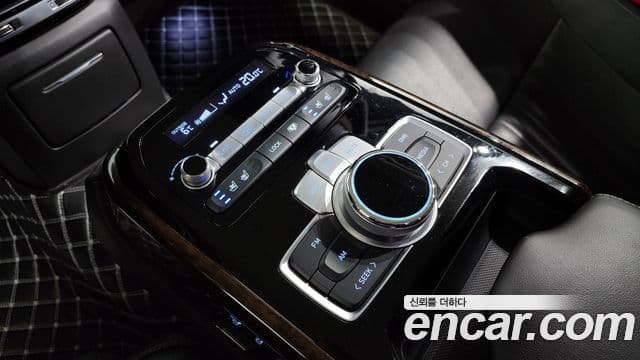 Genesis G90 Luxury, 2019 18