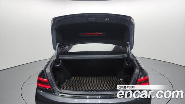 Genesis G90 Luxury, 2019 20