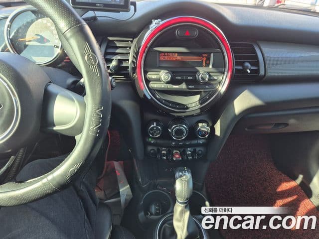Mini Cooper 3세대, 2015 10