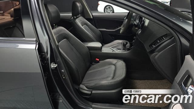 Kia K5 Prestige, 2011 10