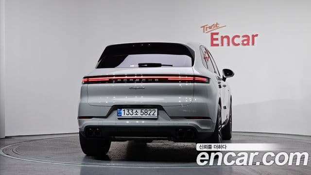 Porsche Cayenne (PO536) 3.0 E-гибрид, 2024 4