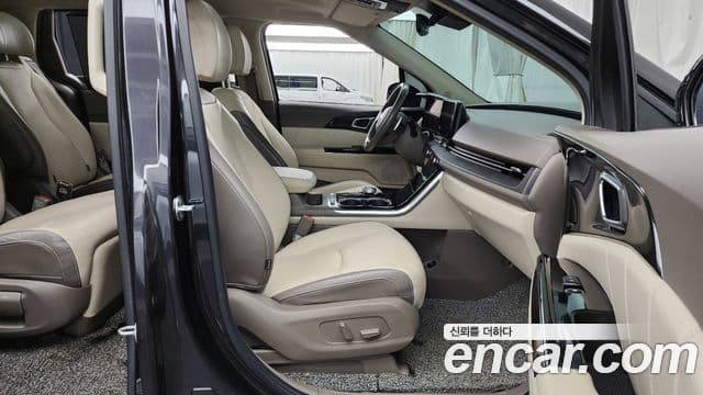 Kia Carnival 4세대 Signature, 2021 11
