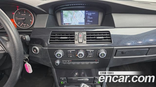 BMW 5시리즈 (E60) 520d седан, 2009 16