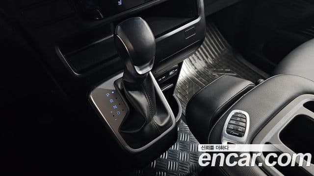 Hyundai Staria Modern, 2023 9