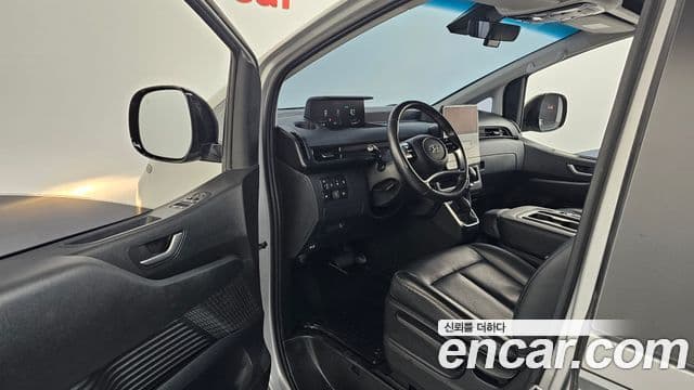 Hyundai Staria Modern, 2023 10