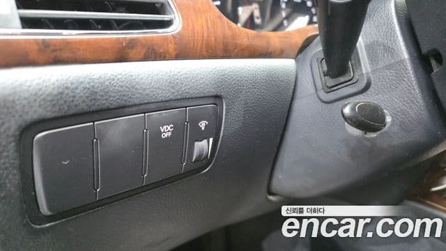 Hyundai Genesis Luxury, 2009 16