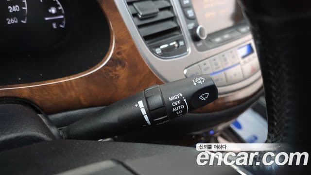 Hyundai Genesis Luxury, 2009 18