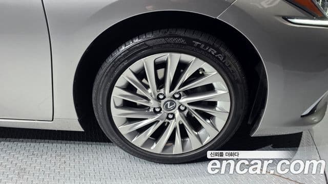 Lexus ES300h 7세대 Luxury Plus, 2019 все фото