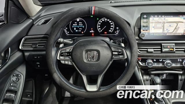 Honda Accord 10세대 1.5 турбо, 2018 13