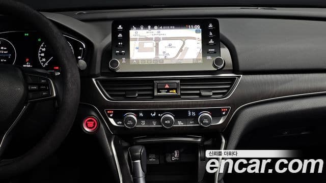 Honda Accord 10세대 1.5 турбо, 2018 15