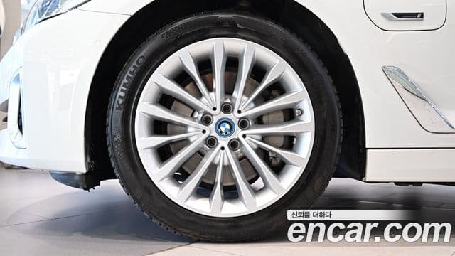 BMW 5시리즈 (G30) Luxury, 2022 все фото